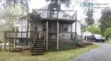 Spacious upstairs room to rent