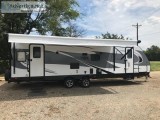 By Owner 2017 Forest River Vibe Extreme Lite M-277RLS wsuper sli