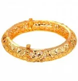 Wear shankha bangles and look ethereal on your wedding day 