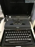 Royal Quiet De Luxe Typewriter