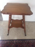 ANTIQUE SOLID OAK PARLOR END SIDE TABLE WITH CLAW FEET