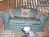 LOVESEATS-2