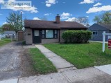 Cozy Bungalow on Madison s East Side