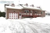 Spacious property a few minutes walk from Lake Champlain