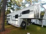 2005 ADAMS 3 HORSE SLANT WITH LQ TRAILER NEVER STAYED IN
