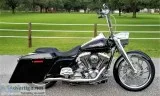 CUSTOM HARLEY ROAD KING