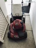 Self propelled lawnmower (Toro)