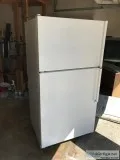Apt fridge works great very clean inside