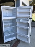 Kenmore 18cf Fridge Interior is like new..