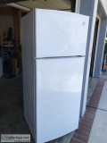 18cf Apt Fridge interior is in xlnt condition..