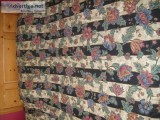 a barely Used GORGEOUS Cannon FullQueen Reversible Comforter