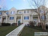 651 Cary Woods Circle - 3 Bed Close to Train