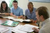 Clases de ingl&eacutes de grupo