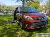 2018 Toyota Sienna XLE Mobility Handicap Wheelchair In-Floor 22k