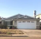 3 bed 2 bath 1415 sqft Huge Rooms and Back Yard