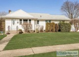 31 Crown Street Syosset