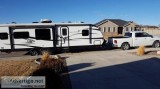 Like New 2018 33 ft. Highland Ridge Open Range Ultra lite 2910rl