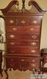 Dresser Queen Anne Highboy