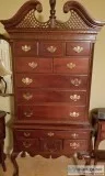 Dresser Queen Anne Highboy