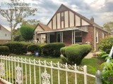 Starter Home in Highly Sought After Cambria Heights