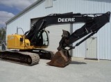 2012 DEERE 225D LC