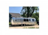 2018 Airstream FLYING CLOUD 30FB