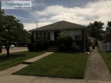 (MAZ) Spacious Brick Ranch For Sale in Whitestone (Corner Proper