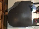 Piano bar