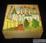 Beriozka Russian Wood Carved Trinket Box Hand Painted w 1979 Blu
