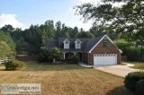 FOR RENT SINGLE AND FAMILY
