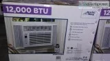 Arctic King 12000 BTU Window AC 110 Volts  Warranty  Remote Cont
