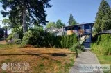Pemberton Updated 3 Bed  Off 1.5 Bath Top Floor Suite