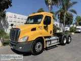 2013 Freightliner Cascadia Single Rear Axle Day Cab DD13 450HP  