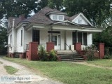 Single Family Home 3 Beds 2 Baths