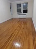 600sf Studio Steps to 71st Continental Ave