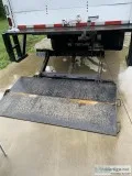 2006 2500 LB all steel lift gate