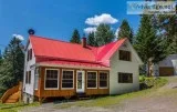Completely renovated house on a 10 acres private land Val-des-La