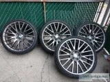 Bmw 750 x drive (4) 20inch rims complete with pirelli pzero tire