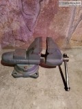 BENCH VISE