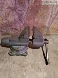 BENCH VISE