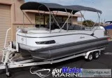 2020 Avalon Catalina Platinum Elite Windshield 25  - Tritoon