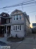 ID  1367384 Sunny and Spacious Apartment for Rent in Richmond Hi