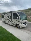 Like new 2016 26 ft. Thor Vegas wslide