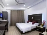 Furnished Rooms in Sector 14 Gurgaon Near Sec 18 Indl area 98994
