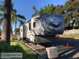 Excellent condition 2014 43 ft. Heartland Road Warrior M415 w3 s