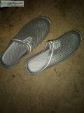 Selling new breathable shoesGray and white