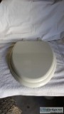 elongated toilet seats