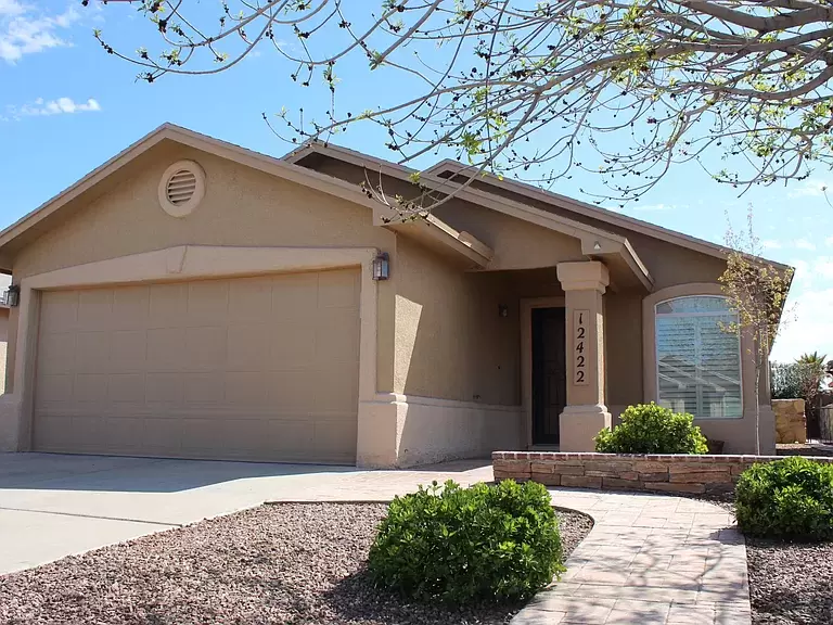 3 beds 2 baths single family home for rent in El Paso TX 79938