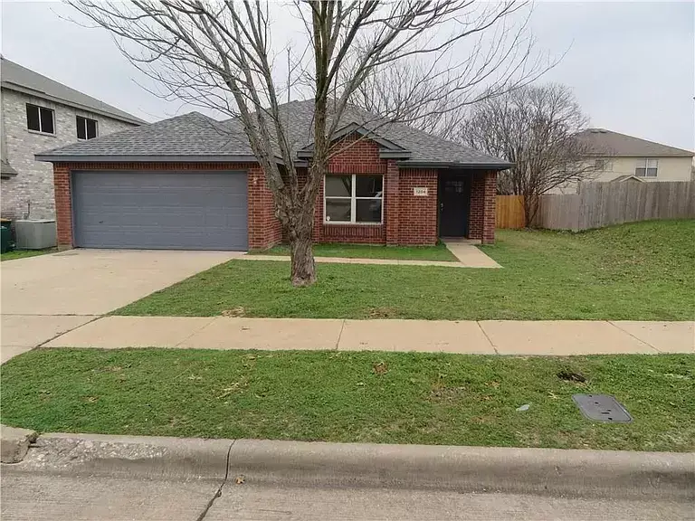 3 beds 2 baths single family home for rent in Cedar Hill TX 7510