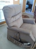 Lazy boy recliner lift chair